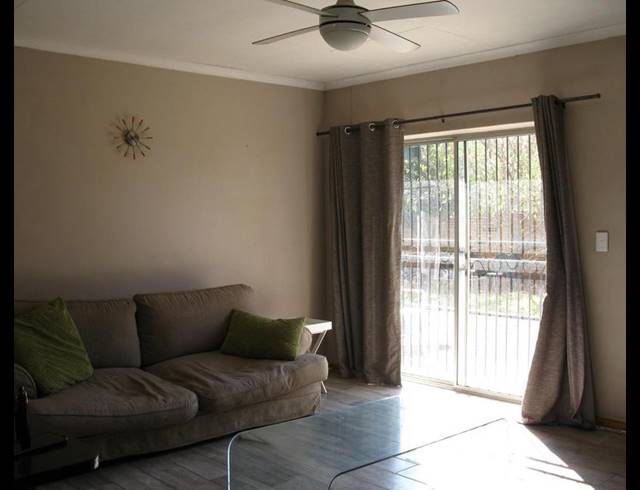 4 BEDROOM HOUSE FOR SALE IN HENLEY-ON-KLIP